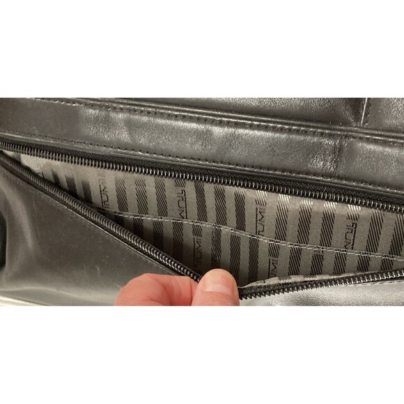 TUMI Black Leather Briefcase Bag 15" Business Travel Work Office Minimalist - Picture 16 of 16